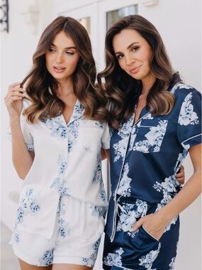 Le Rose Women's Blue Floral Satin Short Pajama Set - Matching Top & Shorts